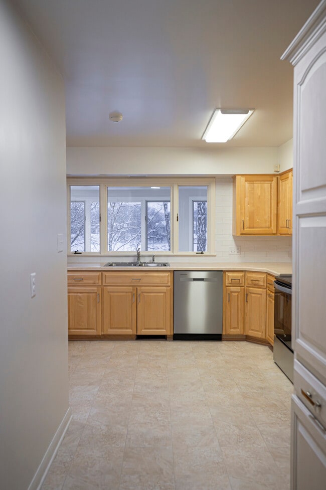 Photo - 1011 Third St