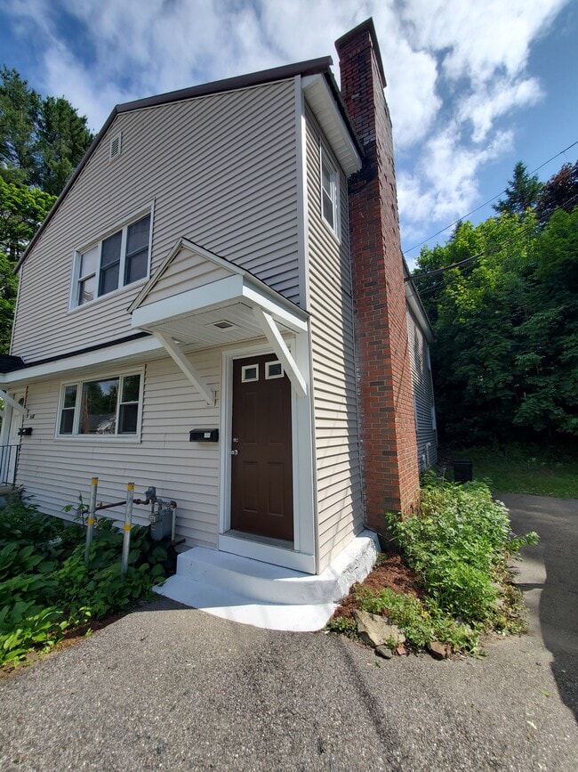 Building Photo - 118 Gamage Ave Unit 1