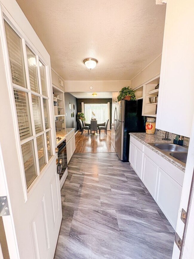 Photo - 1917 S 51st St