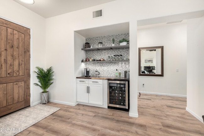 Photo - 1415 W Lavitt Ln