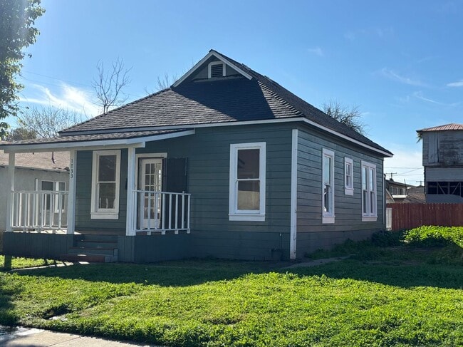 Photo - 1733 Palo Alto St