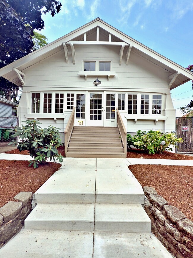 Building Photo - 125 NE 84th Ave Rental
