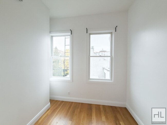Building Photo - WYCKOFF AVENUE / Bushwick 3-Bed 1-Bath / N...