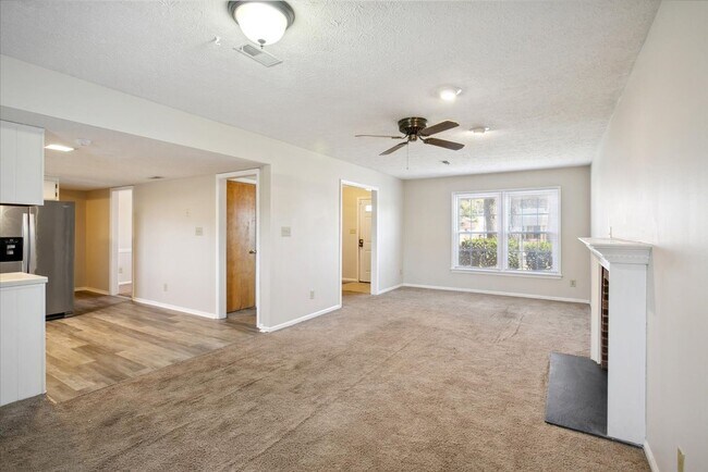 Photo - Scotland Square - Hampton