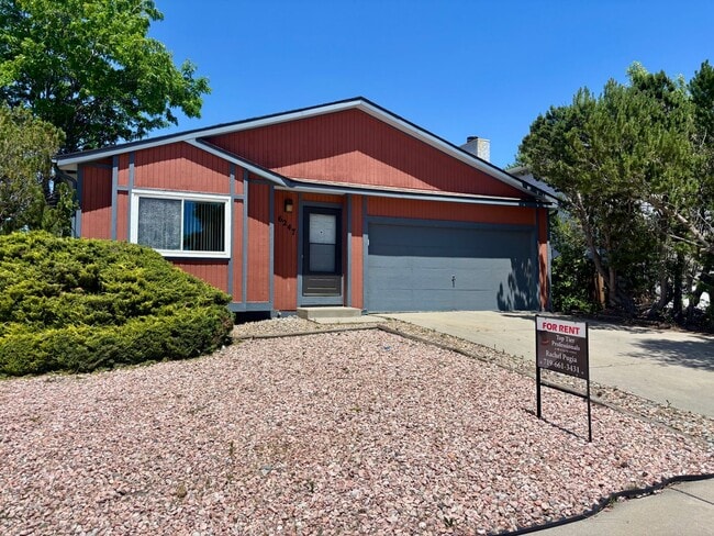 Building Photo - 4 Bedroom Rancher off of Powers Blvd