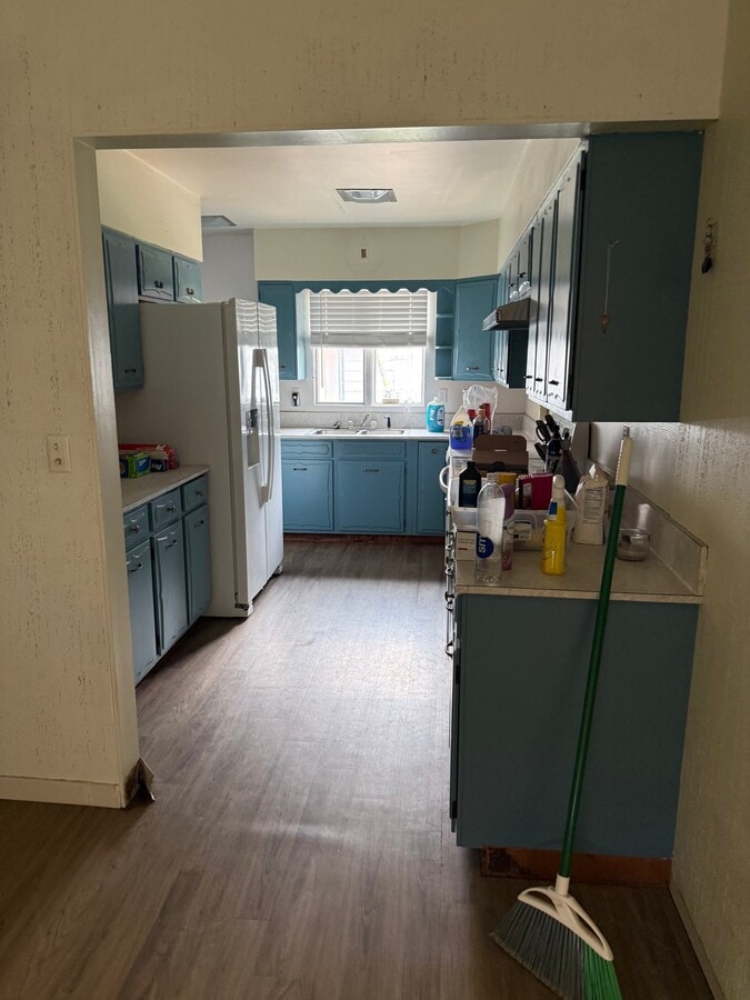 Photo - 418 2nd St E