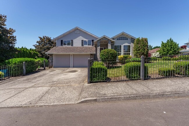 Building Photo - Recently Updated and Move In Ready 3 Bedro... Rental