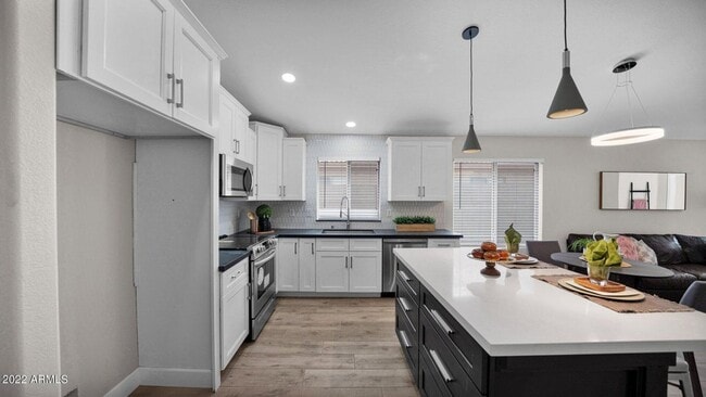 Photo - 5 bedroom 2 bath single level home in Peoria