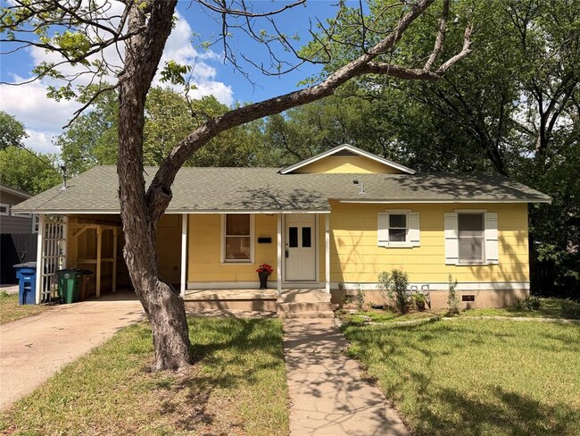 Building Photo - 1904 Pequeno St