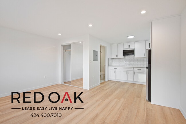 Photo - 8555 Independence Ave Unidad 115