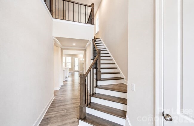 Photo - 104 Kentmore Dr
