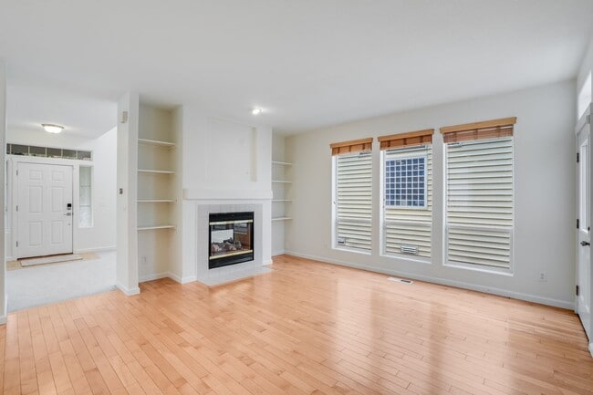 Photo - Beautiful 4 Bed, 3 Bath Rental Home in Hil...