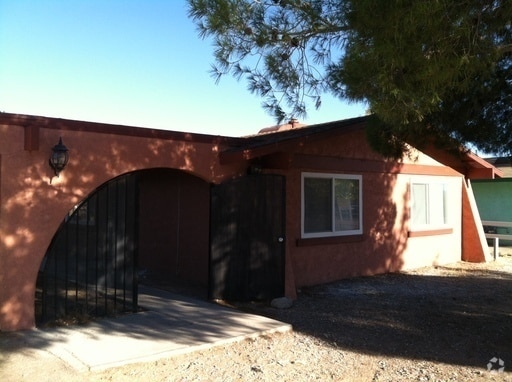 Building Photo - 13625 Rancherias Rd Unit #2 Rental