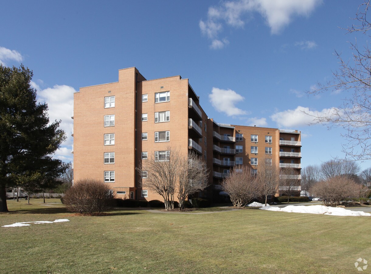 Photo - Sutton Towers Apartments