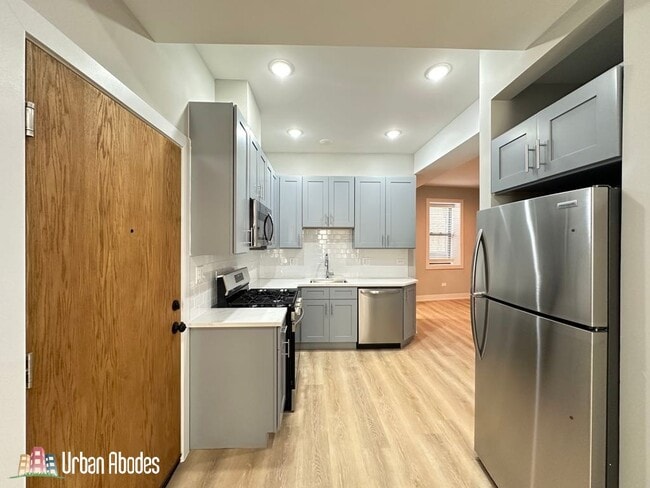 Photo - 423 W Belden Ave Unit M06B