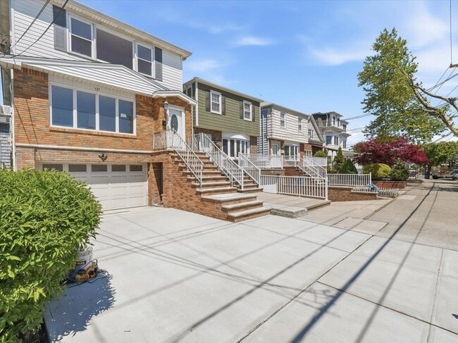 Building Photo - 137 John F. Kennedy Blvd Unit 1