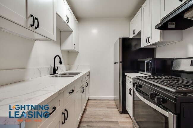 Building Photo - 3845 Gibraltar Ave Unit 10D Rental