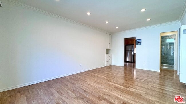 Photo - 1233 N Harper Ave Unit 9