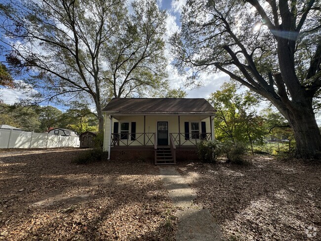 Building Photo - 124 Hedge St Rental