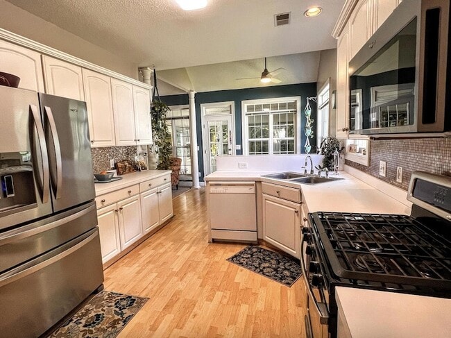 1721 Fox Ridge Ct