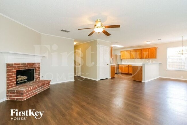 Photo - 985 Union Dr