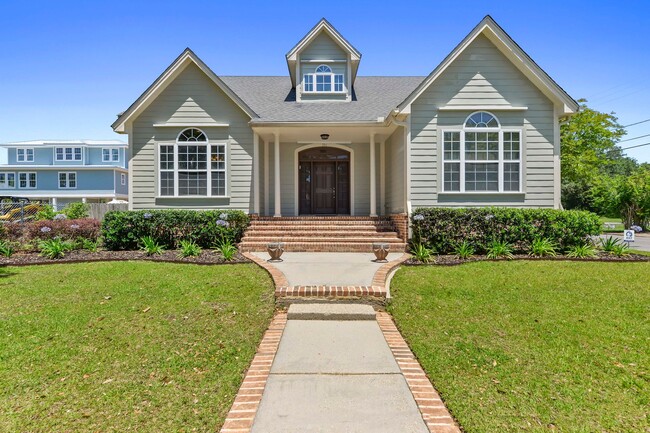 Incredible Home A Block off of Biloxi Beach! - Incredible Home A Block off of Biloxi Beach!