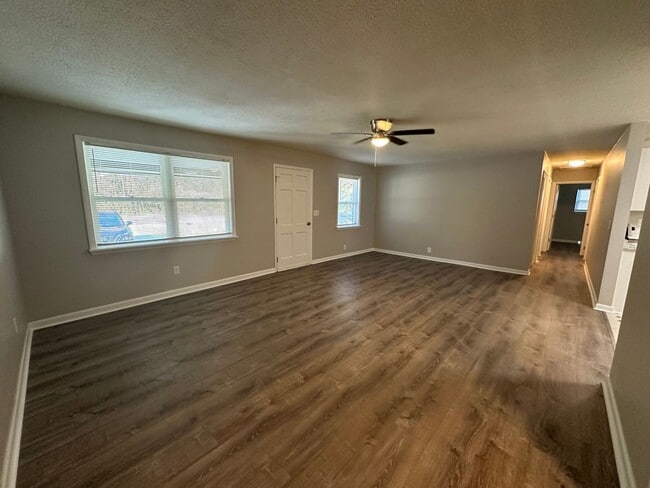 Photo - 811 Allen St