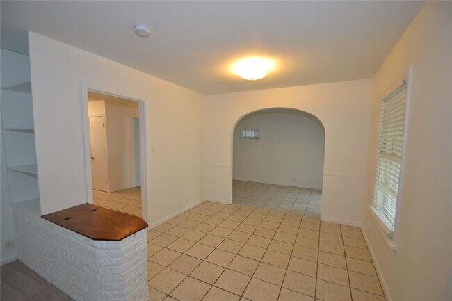 Photo - 1211 Ridgemont Dr