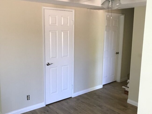 Photo - 1211 Scott Road