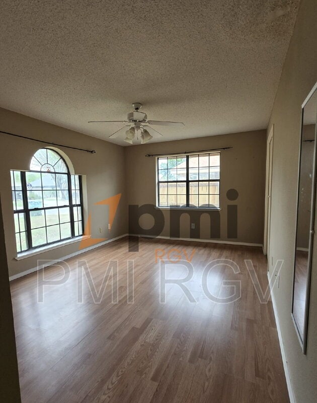 Photo - 2205 Tampico St