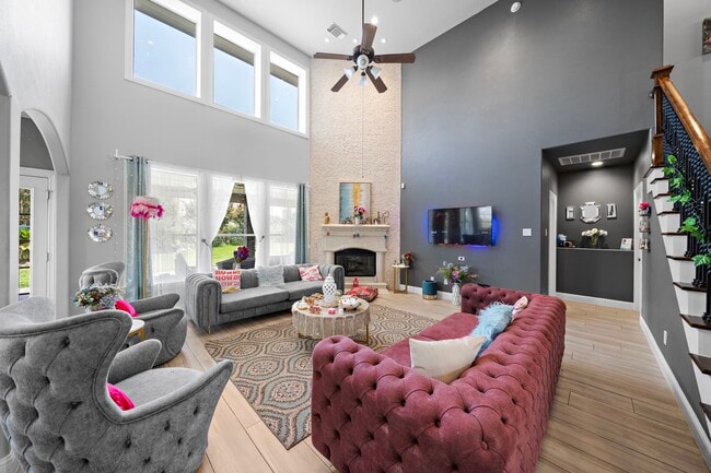 Photo - 815 Arlington Ln