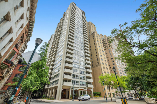 Building Photo - 224 W Rittenhouse Sq Unit 1702