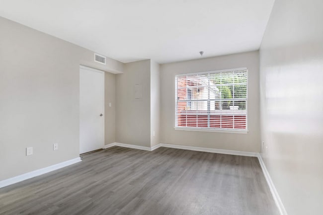 Photo - 1125 Crystal Way