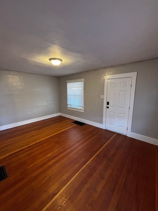 Photo - 1728 Carteret Ave