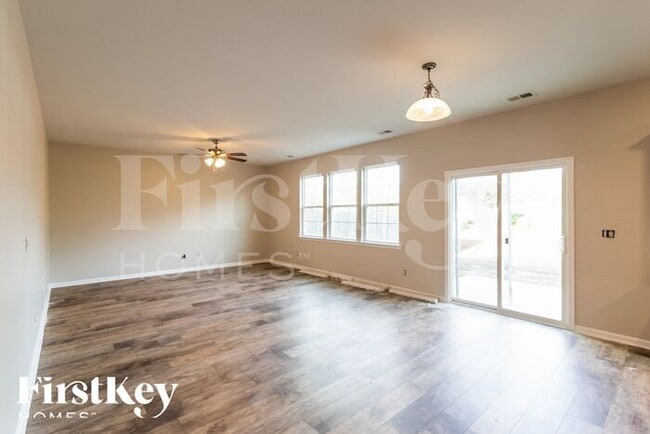 Photo - 202 Swamp Creek Ln