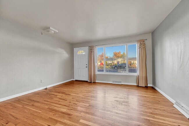 Photo - $2,495.00, 3-bedroom, 2 bathroom home in C...