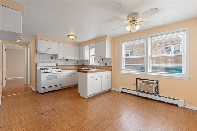 Photo - 2650 W Touhy Ave Unit 2N