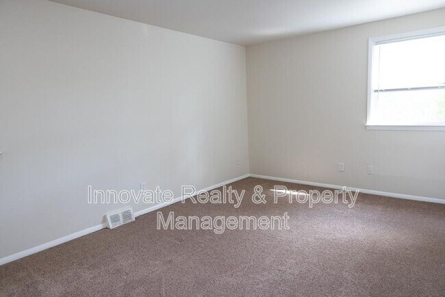 Photo - 109 Lockart Plaza