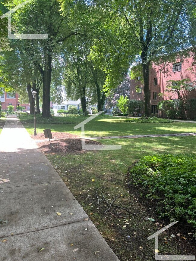 No Brokers Fee, Large 2 bed 2 Full Bathroo... - No Brokers Fee, Large 2 bed 2 Full Bathroo... Condo