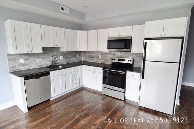 Building Photo - 1415 N Franklin St Unit 4