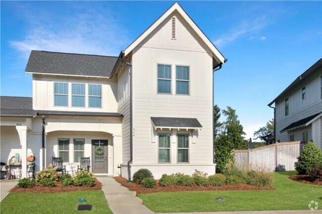 Building Photo - Gorgeous Brand New Garden Home