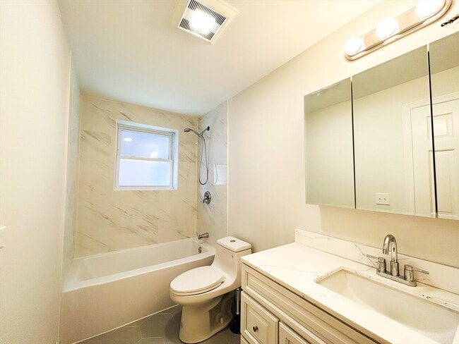 Photo - 27 Waverly St Unit 1