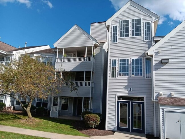 Photo - 2 Forest Glen Cir Unidad # 18