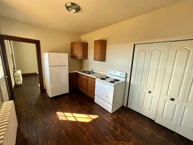 Photo - 2210 E Grand Ave Unit Apt 2