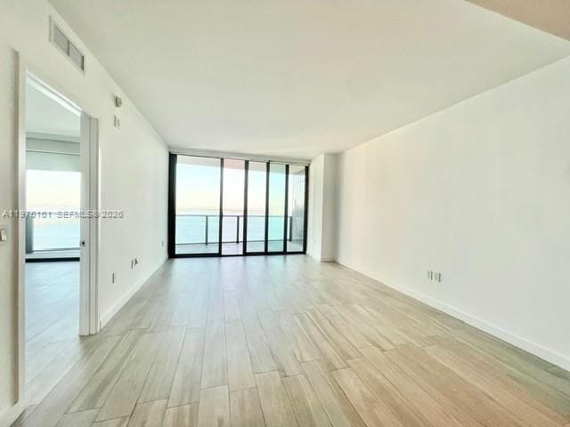 Photo - 460 NE 28th St