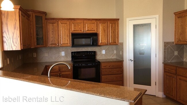 Photo - 3 br, 2 bath House - 400 Cheetah Trail