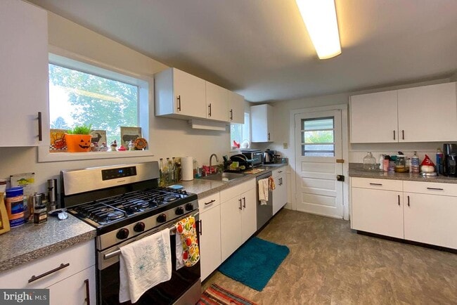 Photo - 10 Princeton Ave