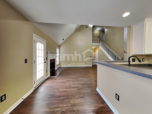 Photo - 11 Bittercrest Ct