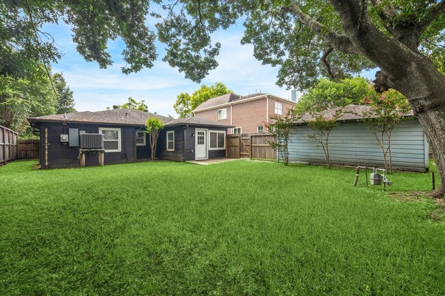 Photo - 3810 Grennoch Ln