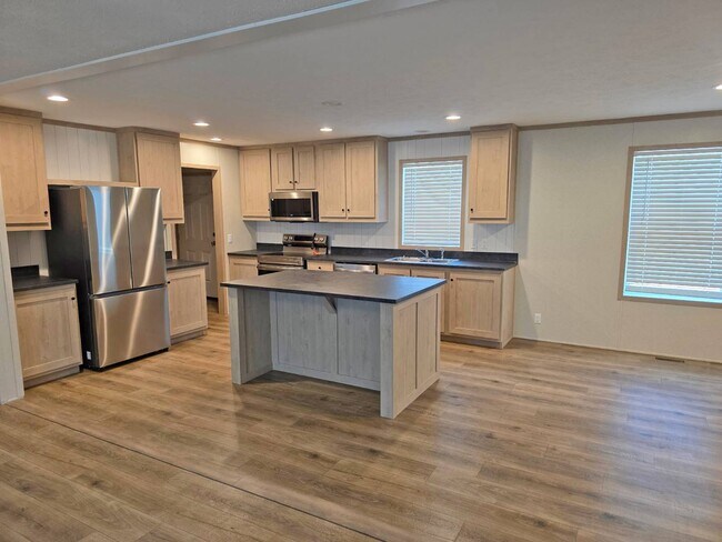 Photo - 781 W Walcott Rd